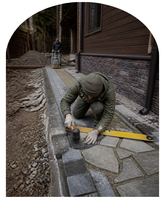 Устройство дорожек вокруг частного дома под ключ в Саратове